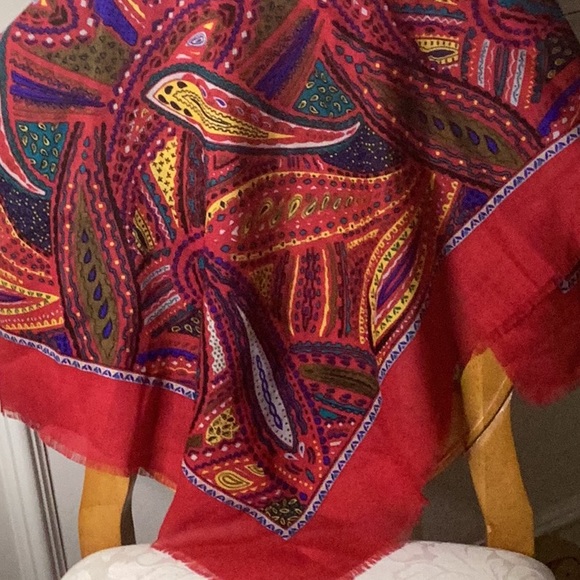 JAGO 100% lightweight wool scarf 34 inch square RED paisley print bright colors - Picture 9 of 13